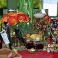 Paprika gold reception table